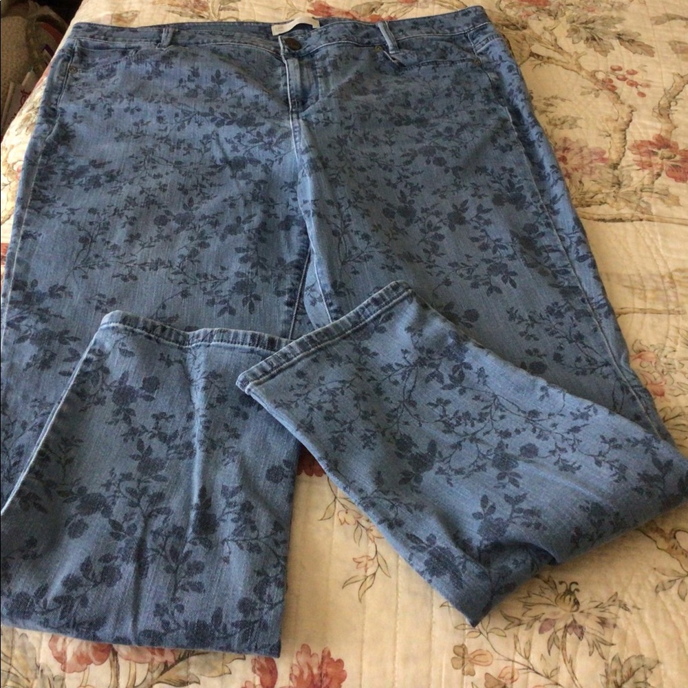 Blue print jeans.